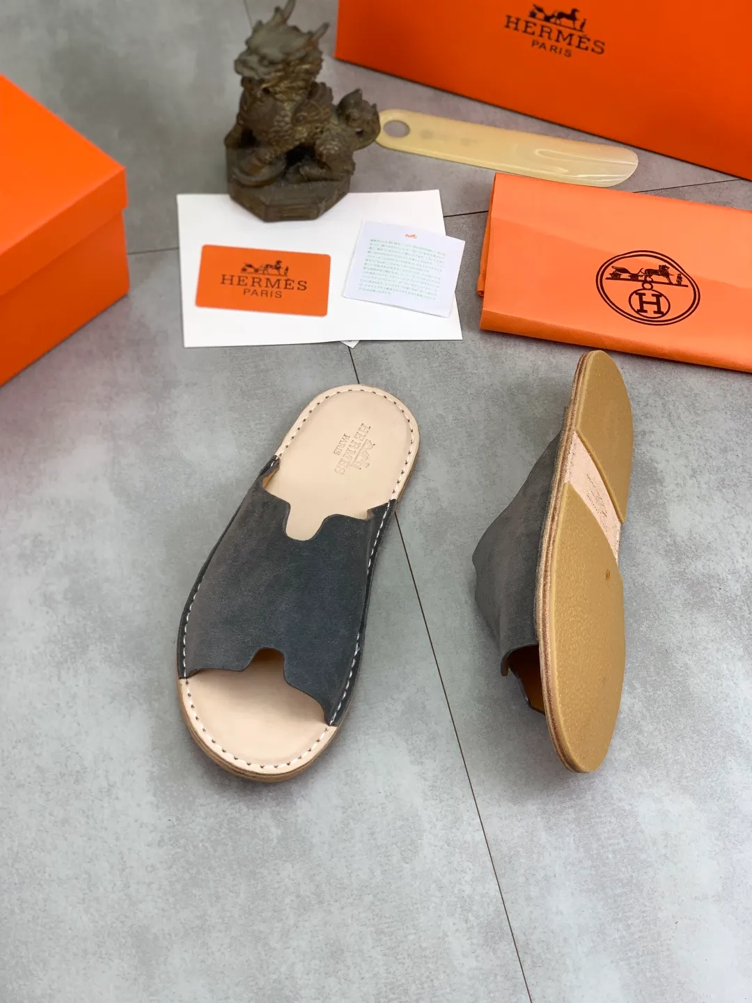 Men's men's shoes 💰P360 new model (genuine leather outsole series) new colors are coming simultaneously on the official website [HERMES] Hermès series: original development, original anatomy display, exclusive outsole [Material] Sole: original genuine leather sole with cow essence film 🌸. Fabric Original calfskin Lining: Imported cowhide, delicate and soft Code number: 38-44